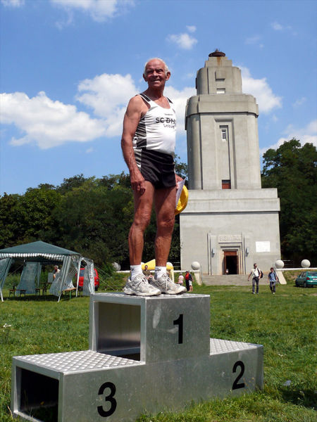 Datei:9. Crosslauf - Peter Schneider.jpg