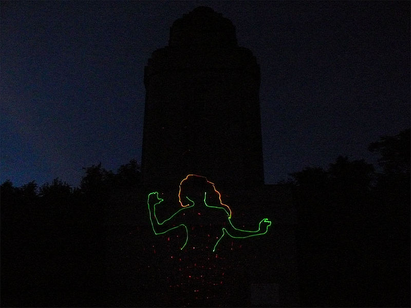 Datei:Drachenfest 2010 - Lasershow.jpg