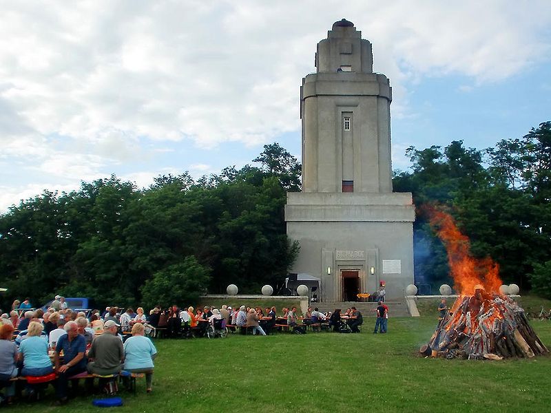 Datei:Sonnenwendfeier 2012.jpg